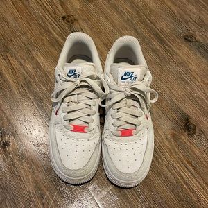 Nike Air Force 1s WMNS
